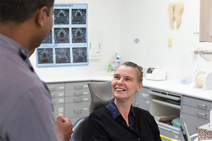 dr-dumi-with-patient