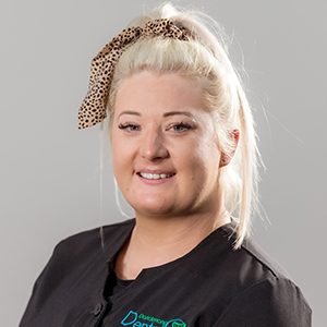 dental-assistant-Melina